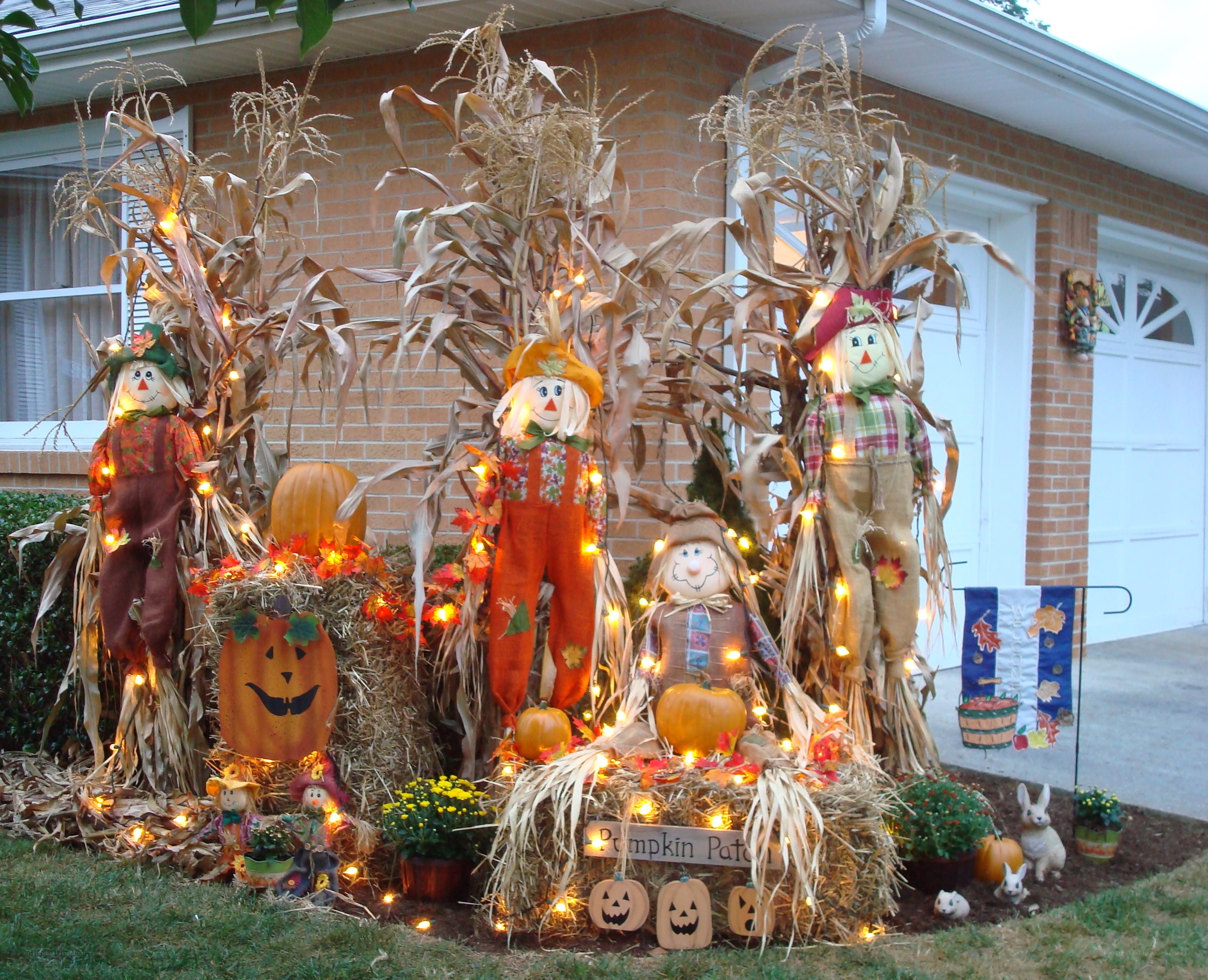 Fall scarecrow display