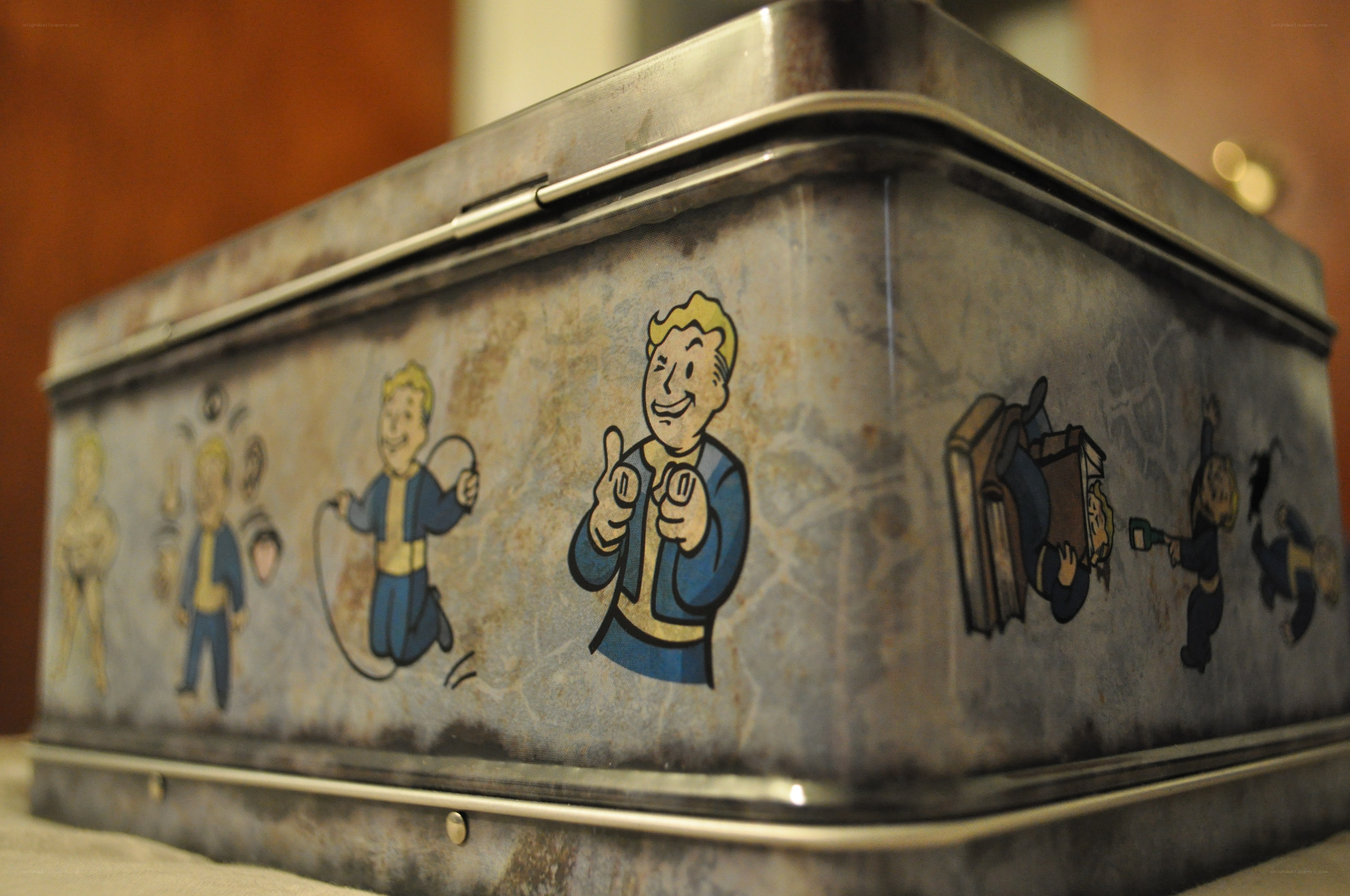 Fallout-themed tin box