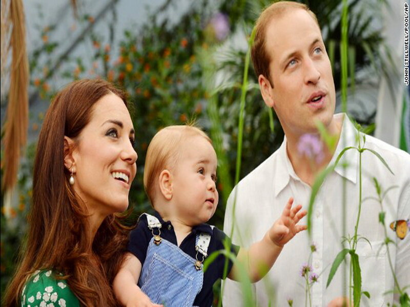 Family in Garden — Green, Calm