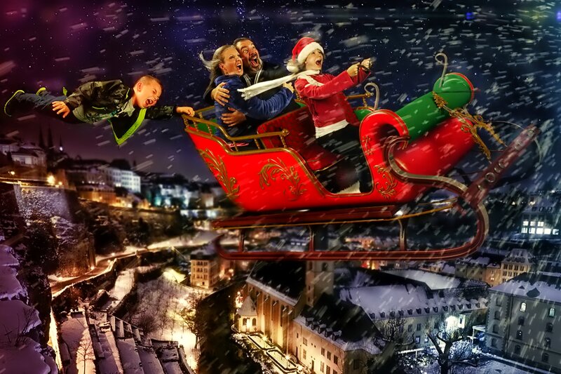 Family in Sleigh — Red