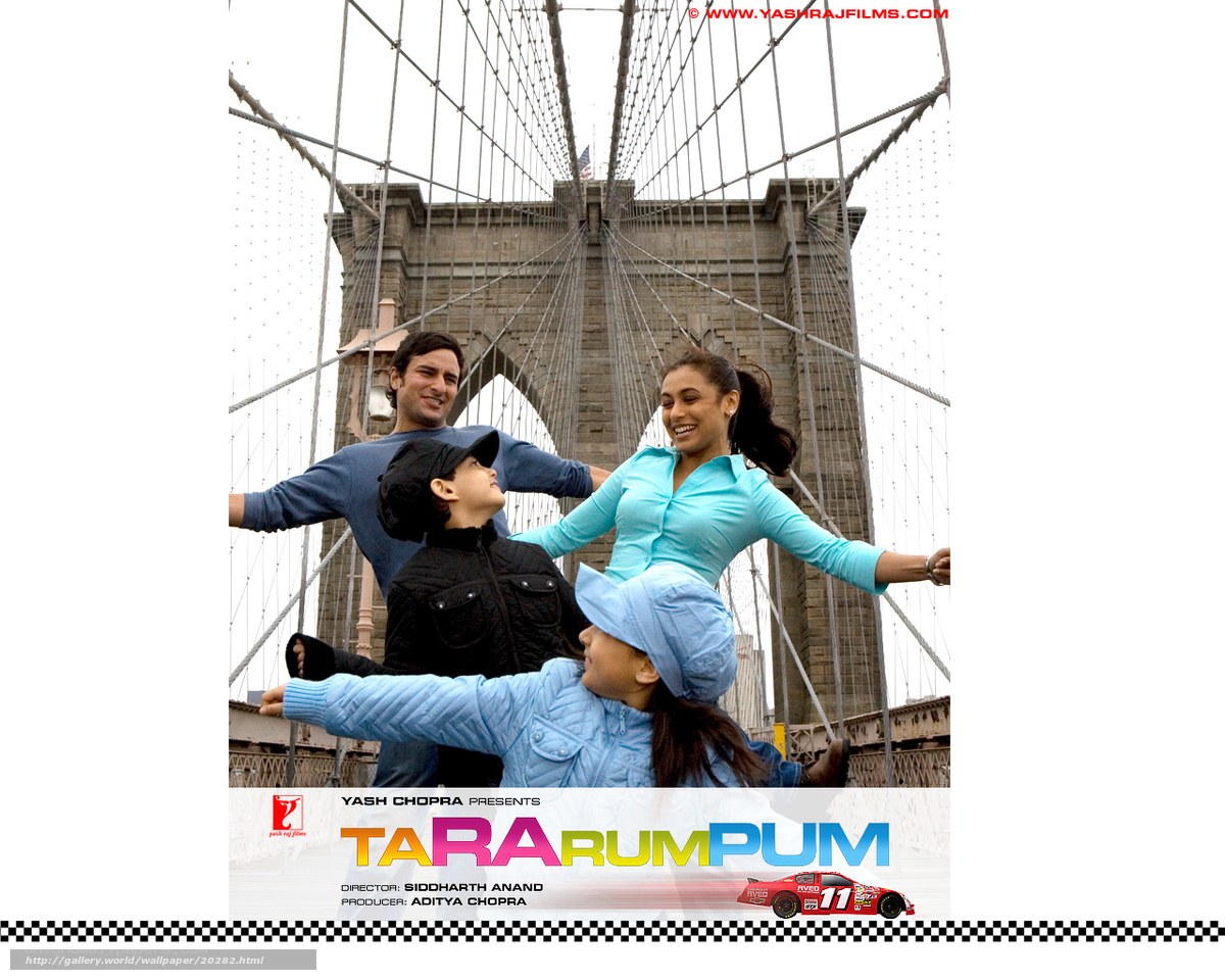 Family on Brooklyn Bridge