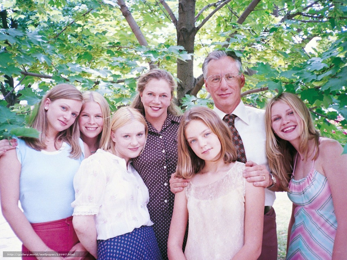 Family portrait in garden
