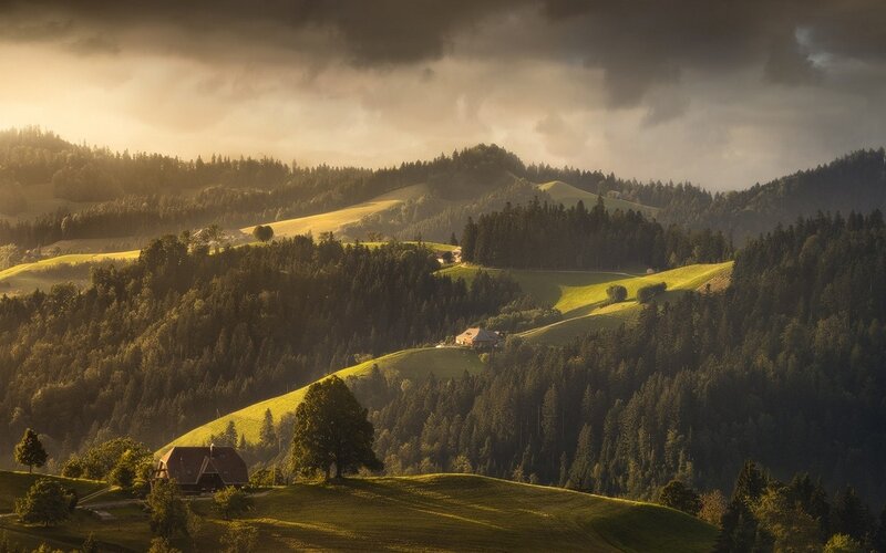 Farmhouse in Hills — Green