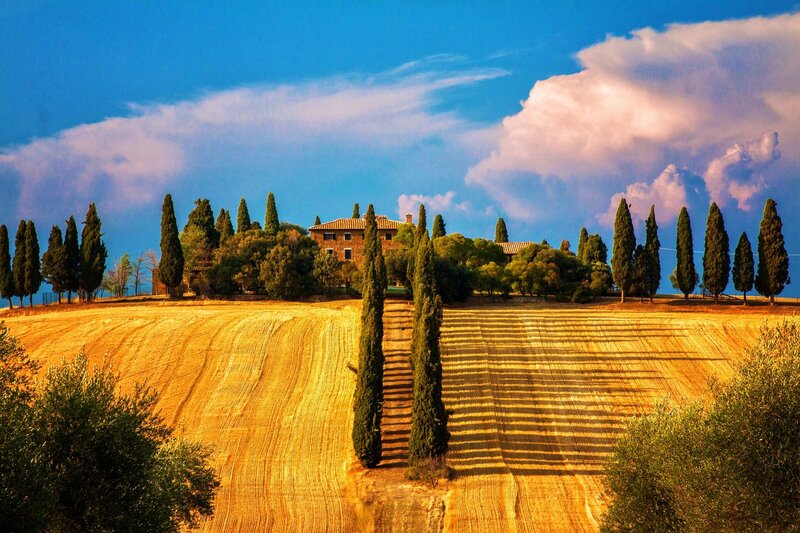 Farmhouse in Tuscany — Blue