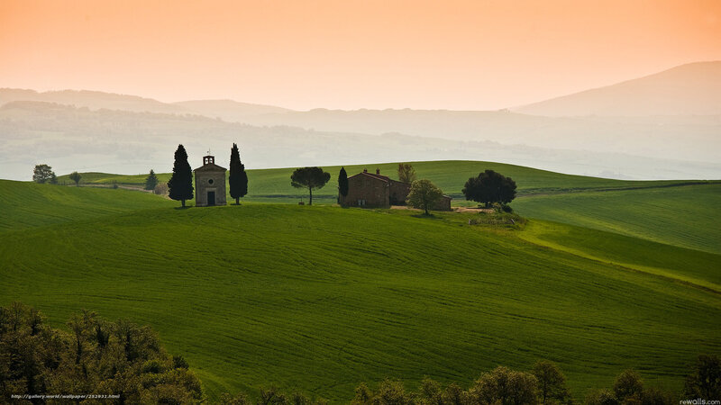 Farmhouse on Green Hill — Serene