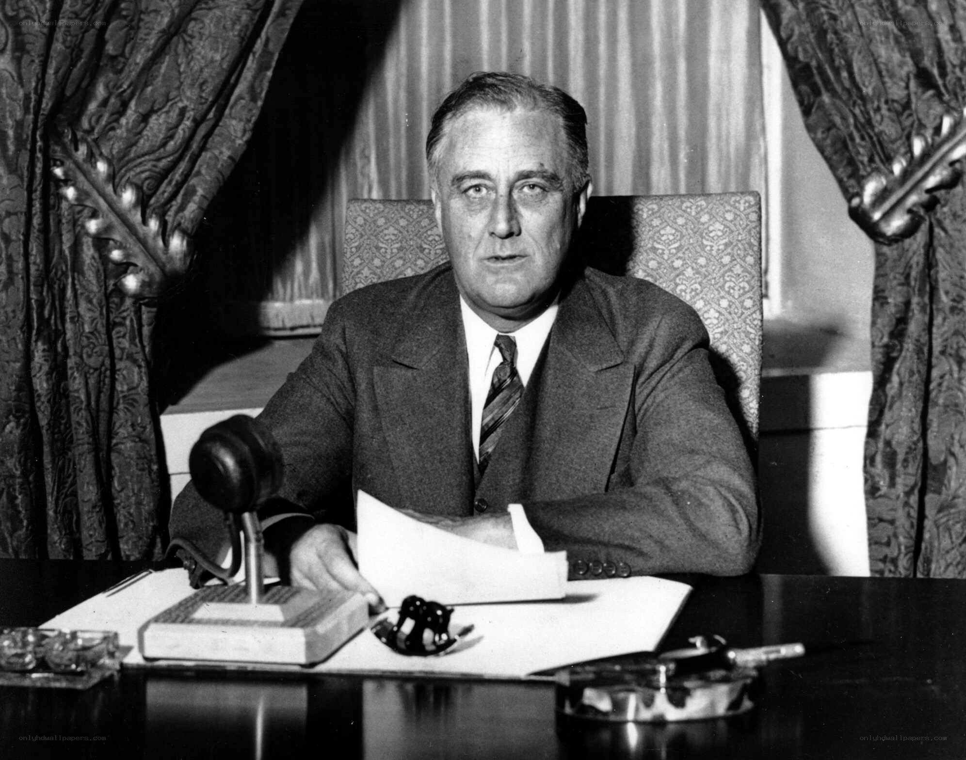 FDR at his desk