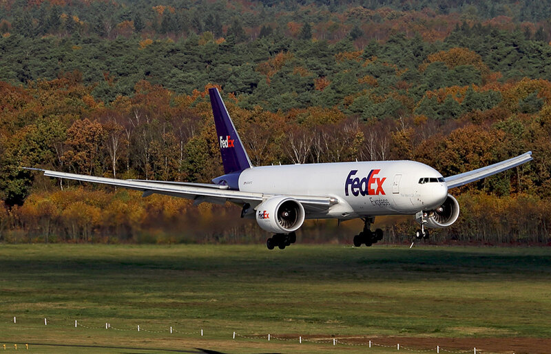 FedEx Cargo Plane — White