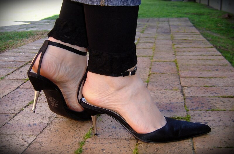 Feet in High Heels — Black, Outdoor
