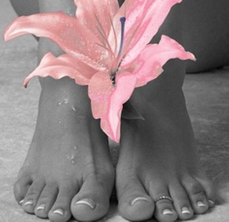 Feet with Lily Flower — Pink