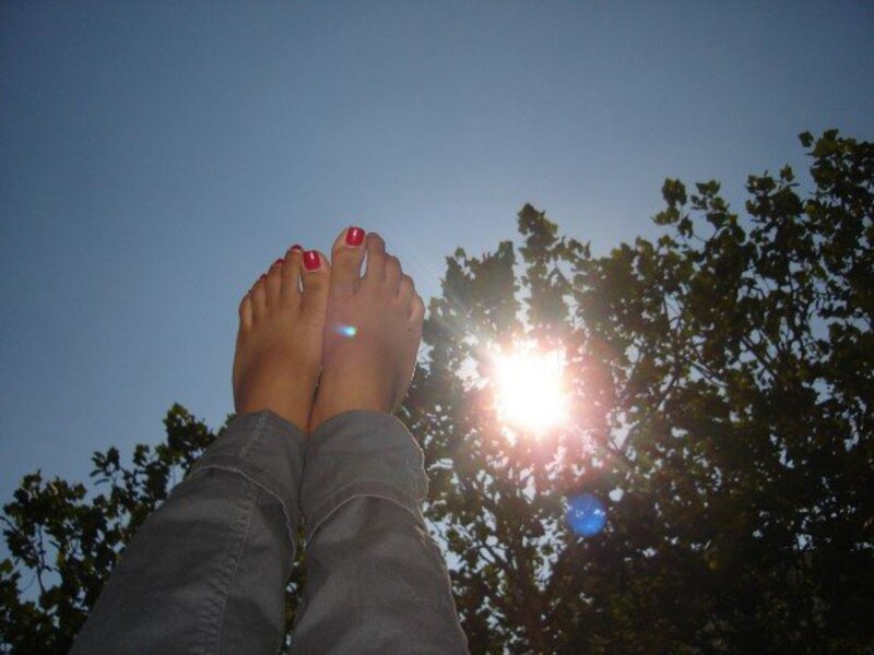 Feet with Red Toenails — Blue