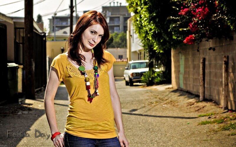 Felicia Day on a sunny street