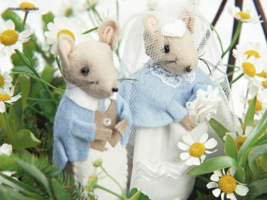 Felt mice wedding couple