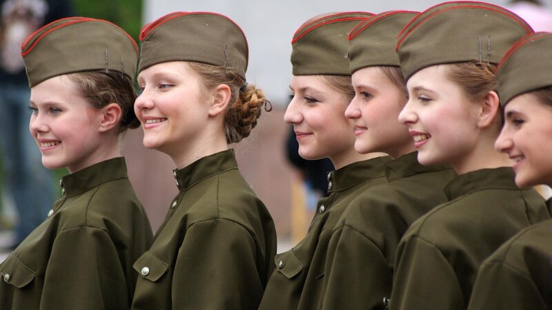 female soldiers in uniform