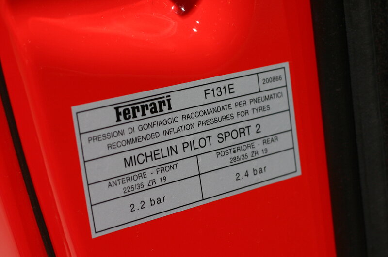 Ferrari F131E tire pressure label