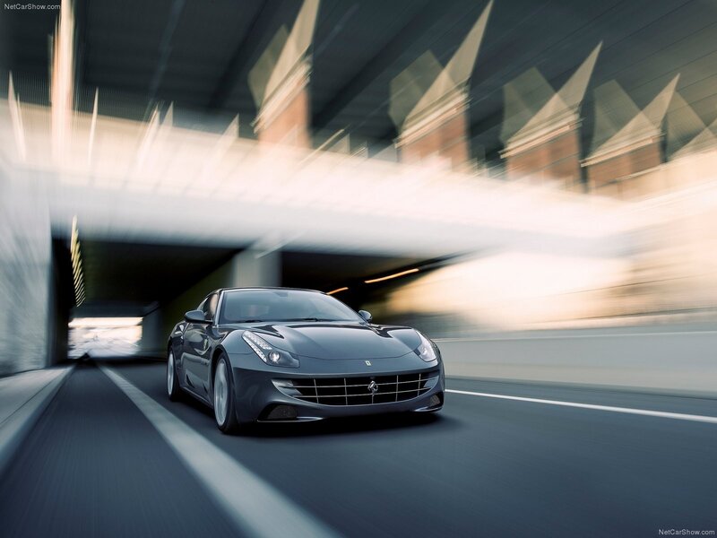 Ferrari FF in motion