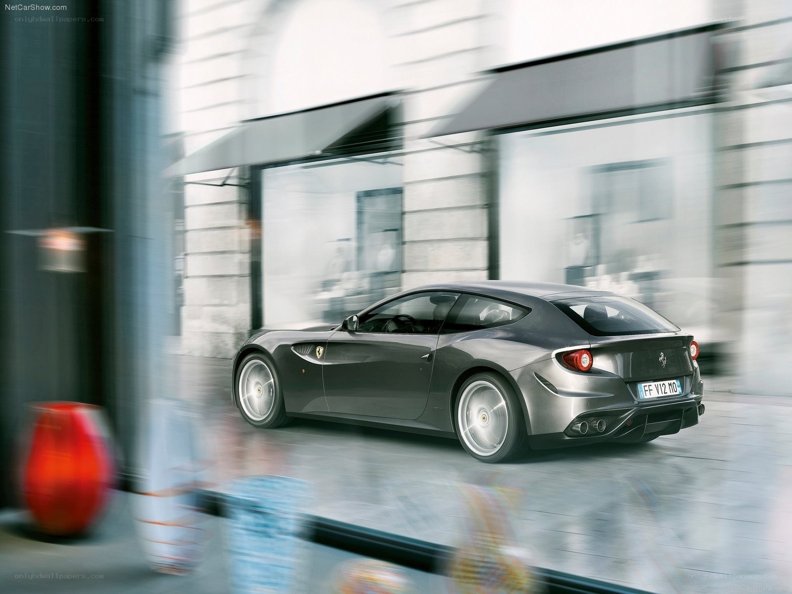 Ferrari FF in motion