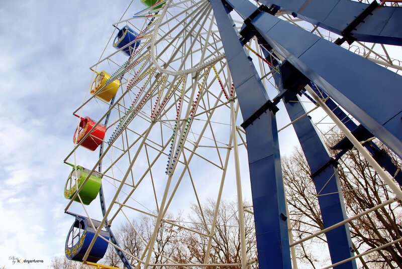 Ferris wheel at amusement park