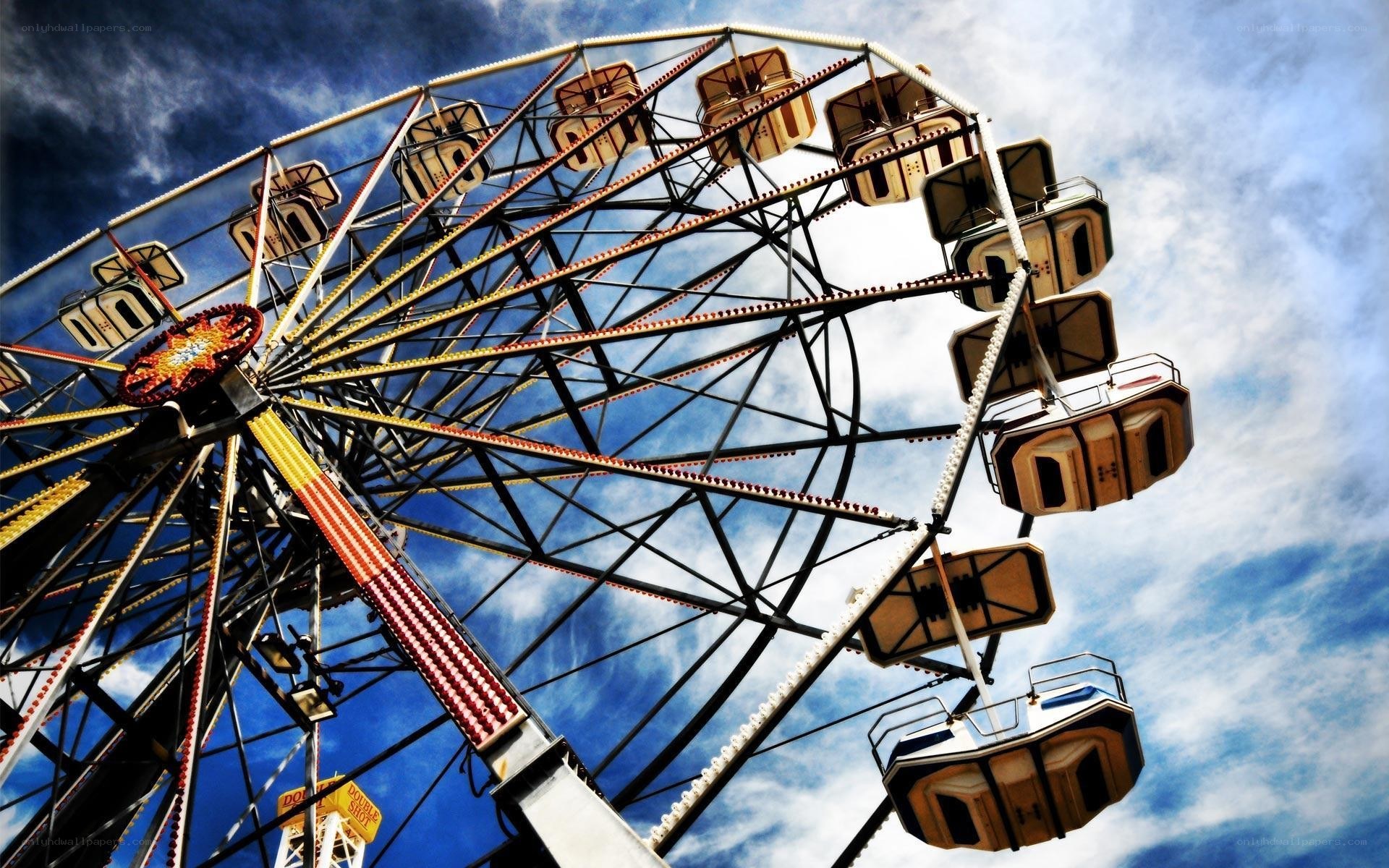 Ferris wheel at amusement park