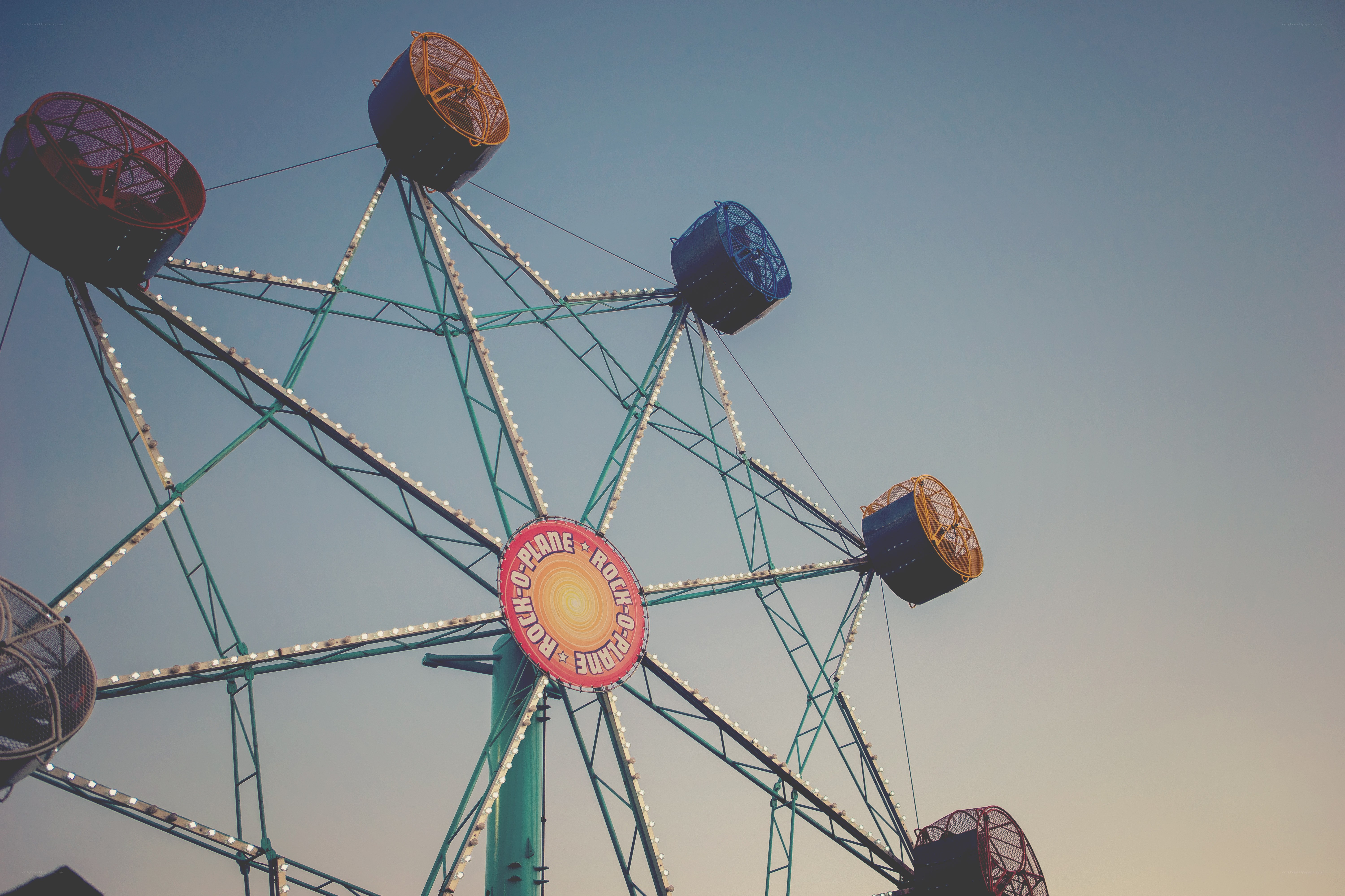 Ferris wheel at dusk