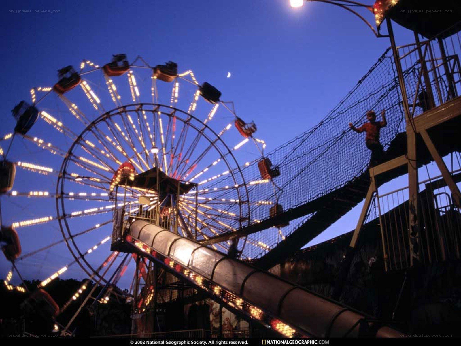 Ferris wheel at dusk