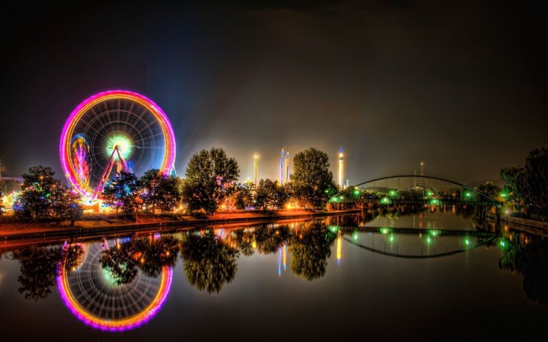Ferris Wheel at Night — Black, Serene