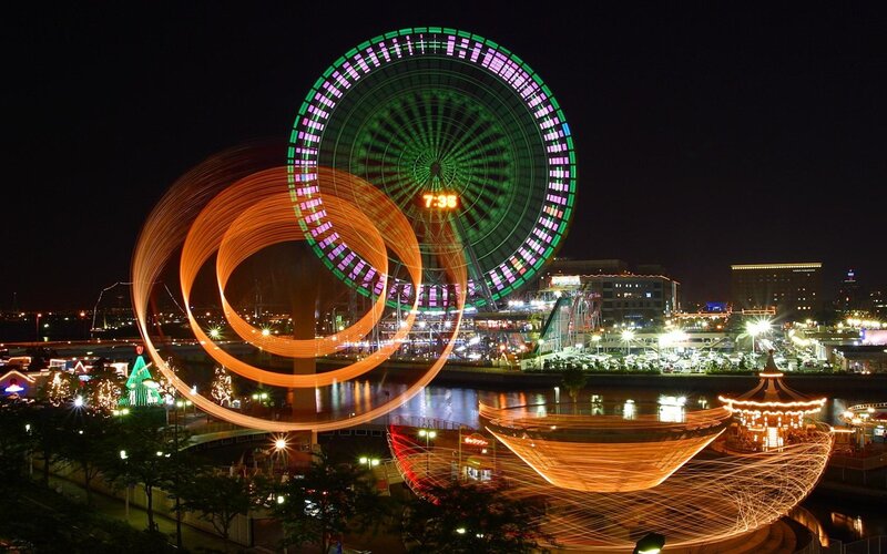 Ferris Wheel at Night — Green