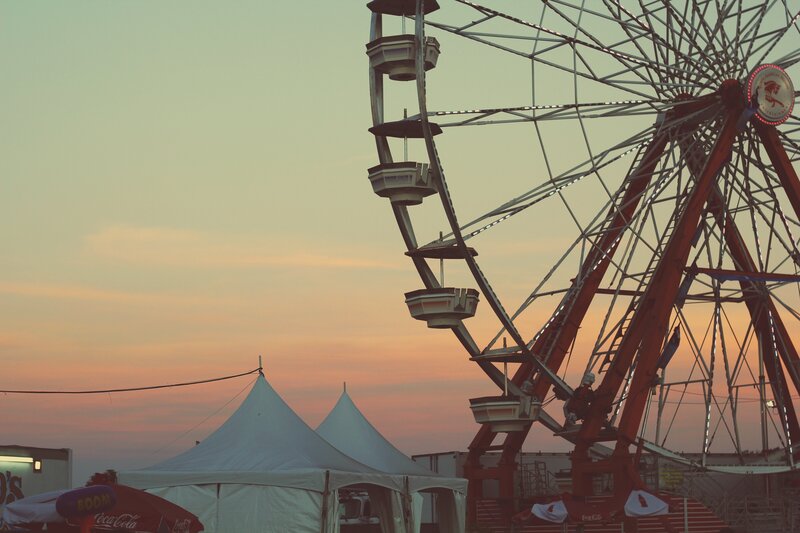 Ferris Wheel at Sunset — Orange, Calm