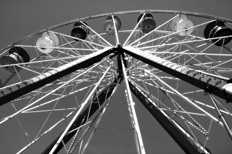 Ferris Wheel Structure — Black