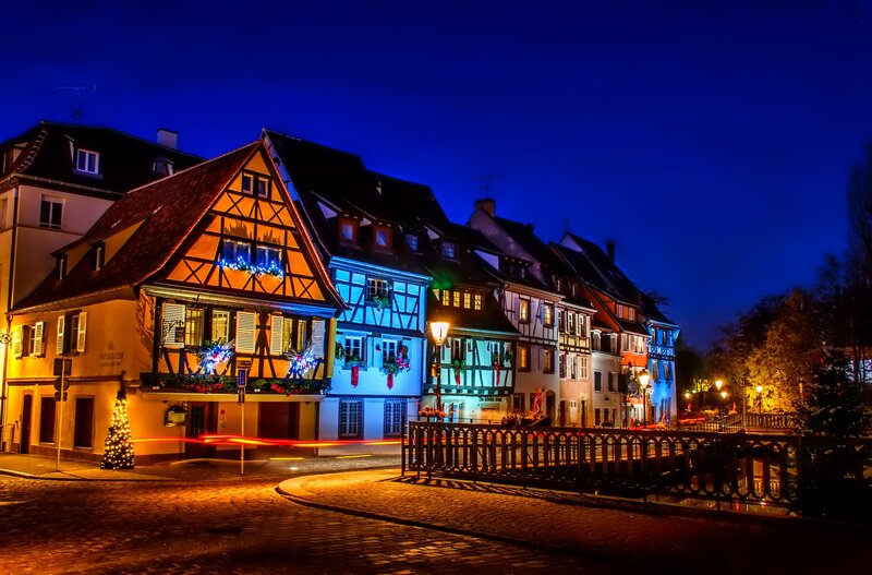 Festival-lit Houses