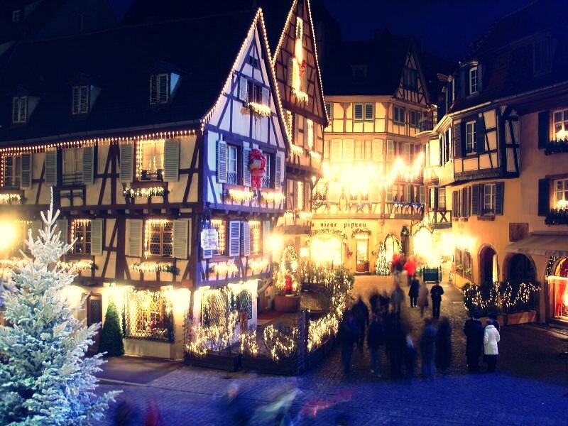 Festival-lit Town Square