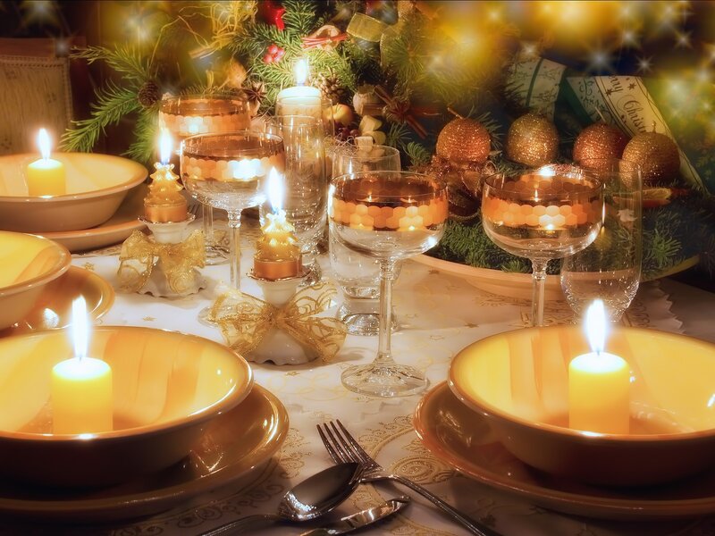 Festive Dinner Table — Gold, Warm, Night