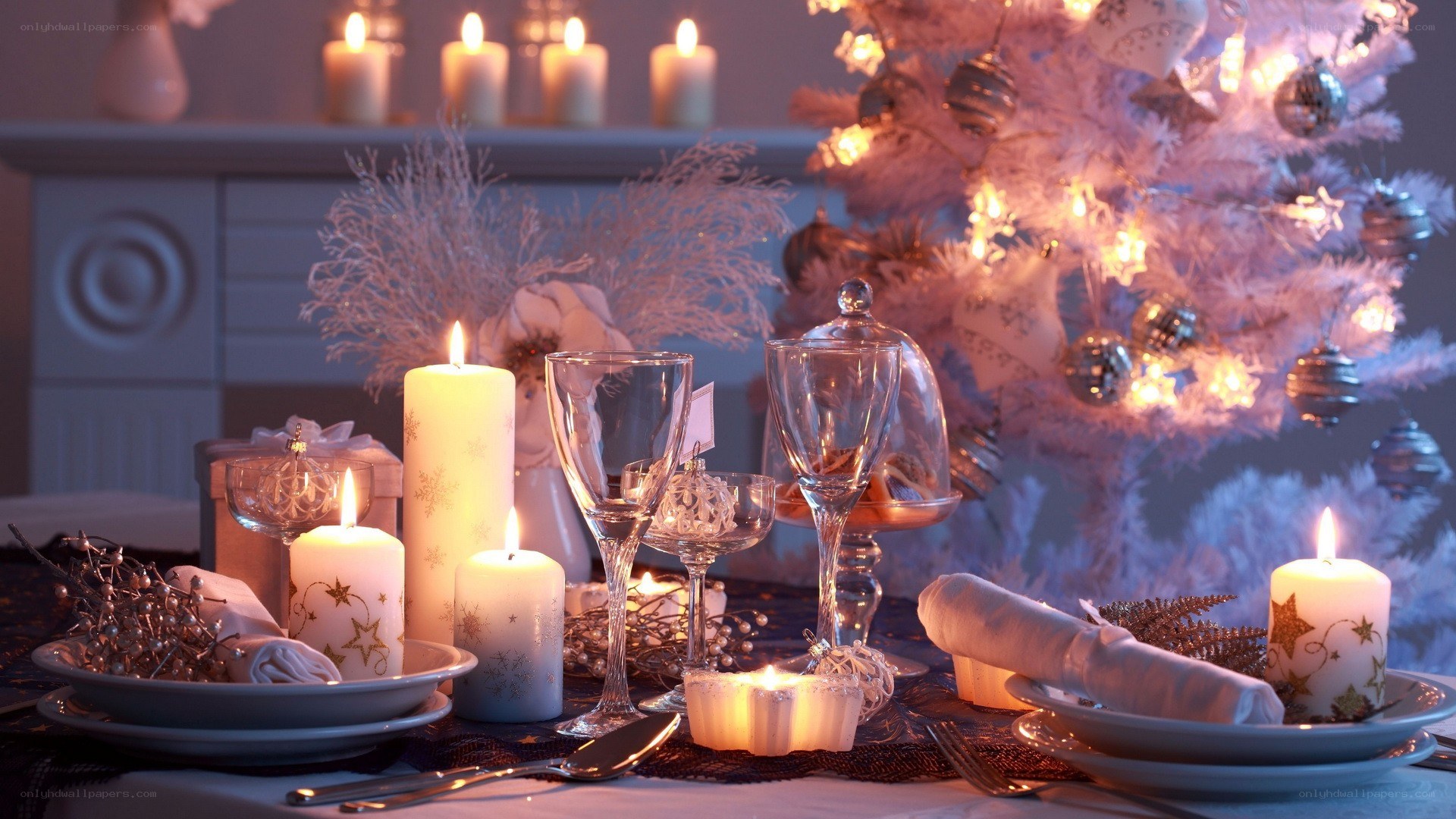 festive holiday table setting