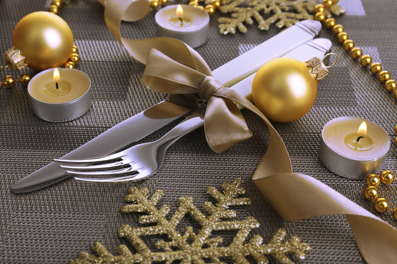 Festive Table Setting — Gold