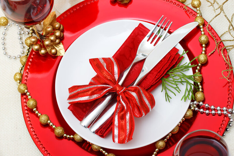 Festive Table Setting — Red