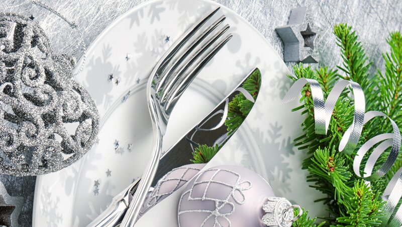 Festive Table Setting — White, Winter