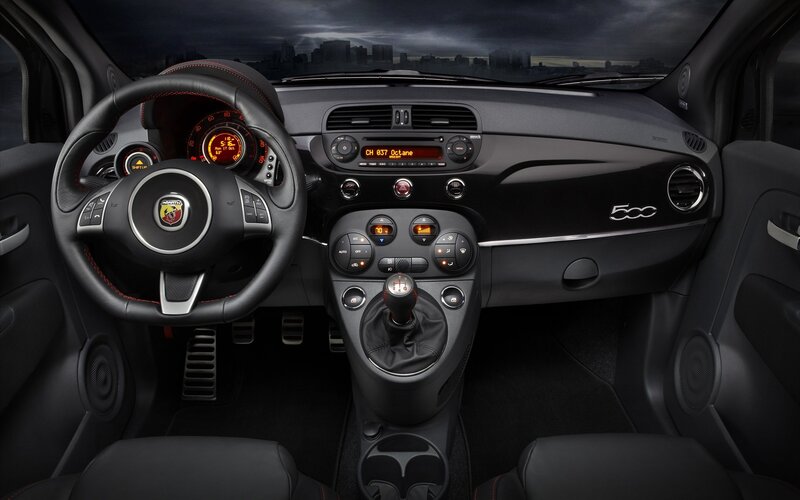 Fiat 500 interior dashboard