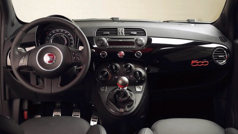 Fiat 500 interior dashboard