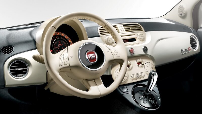Fiat 500C interior dashboard