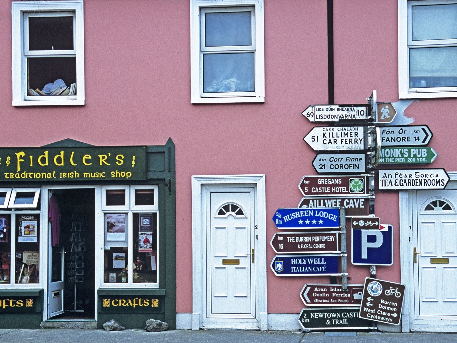 Fiddler's shop in Ireland