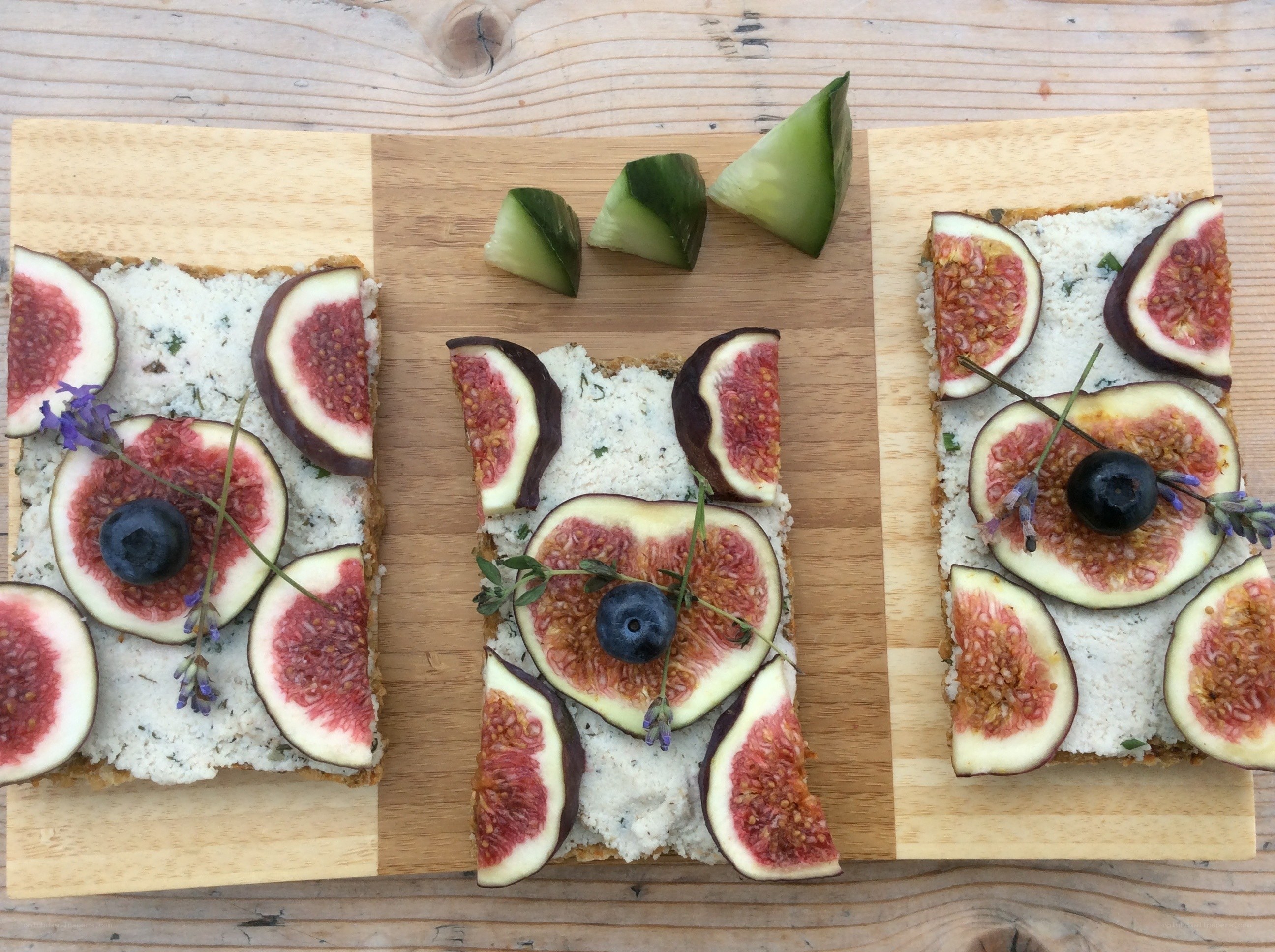 fig and blueberry toasts