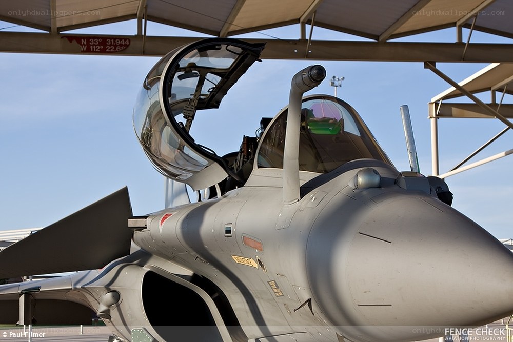 fighter jet cockpit close-up
