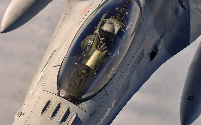 fighter jet cockpit view