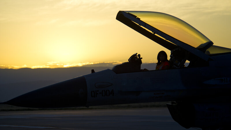 Fighter Jet Cockpit — Yellow