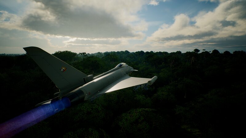 Fighter Jet Flying Low — Green