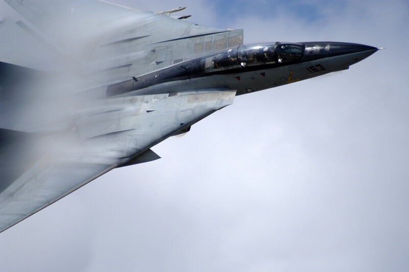 Fighter Jet in Flight — Dynamic