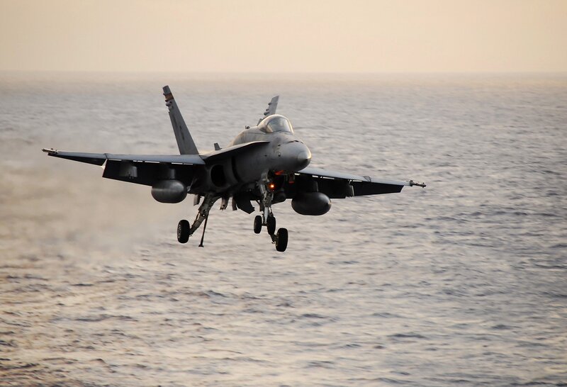 Fighter Jet Landing — Gray
