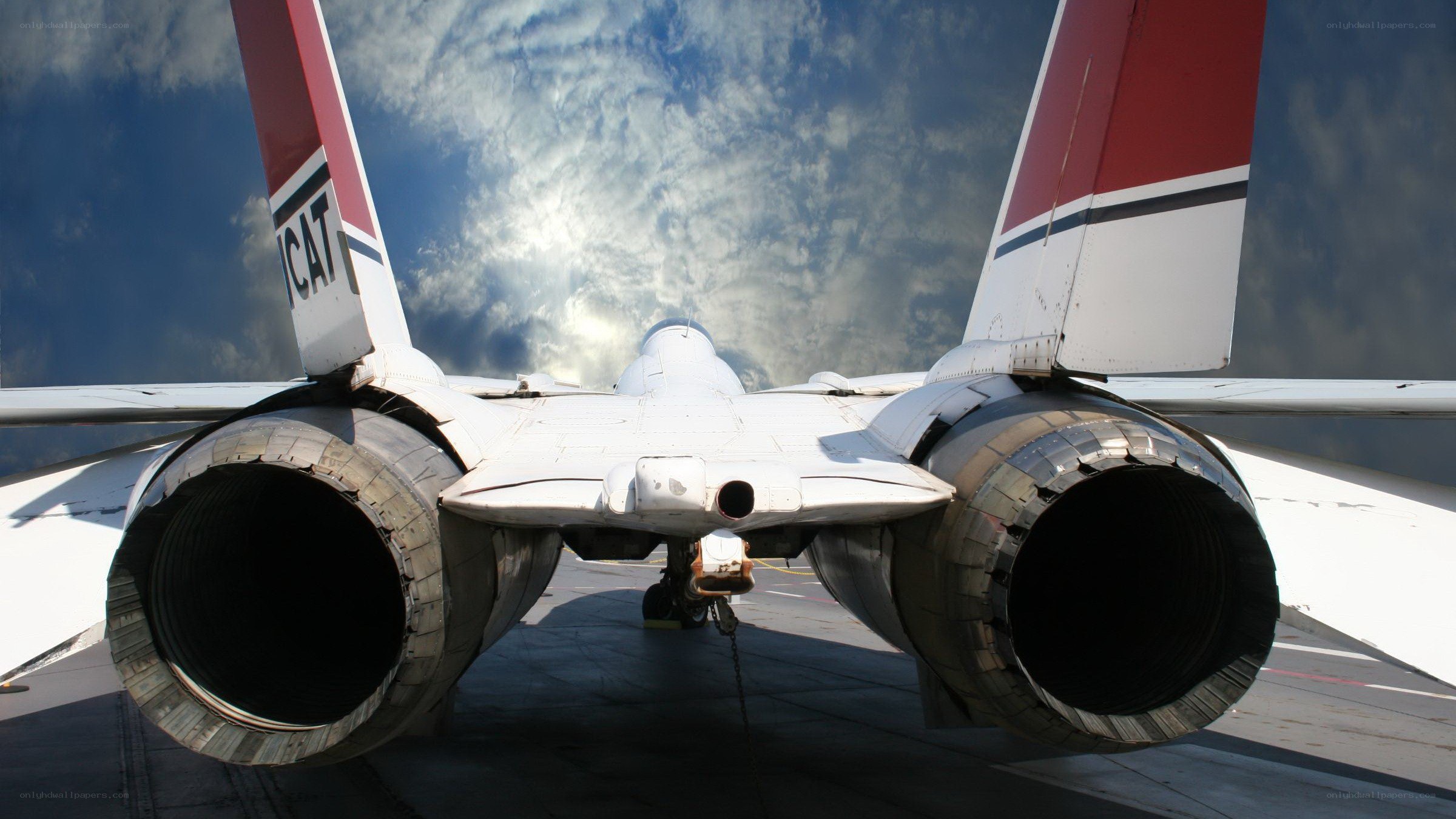 fighter jet on aircraft carrier deck