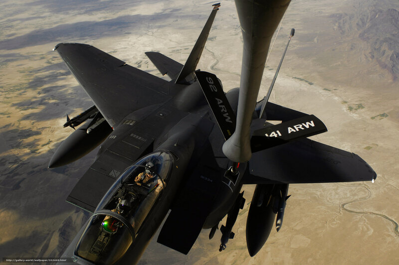 Fighter Jet Refueling — Black