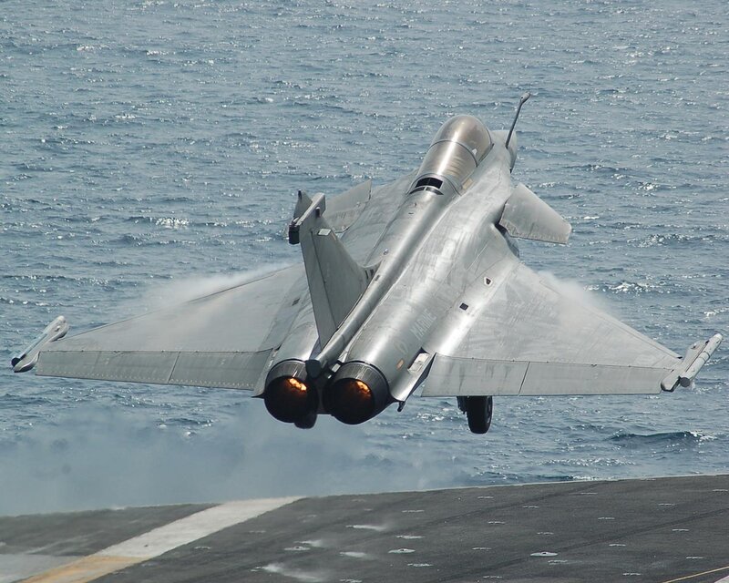 Fighter Jet Taking Off — Gray, Dynamic, Afternoon