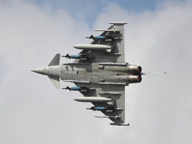 fighter jet with missiles